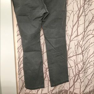 Men’s olive colored gap chinos